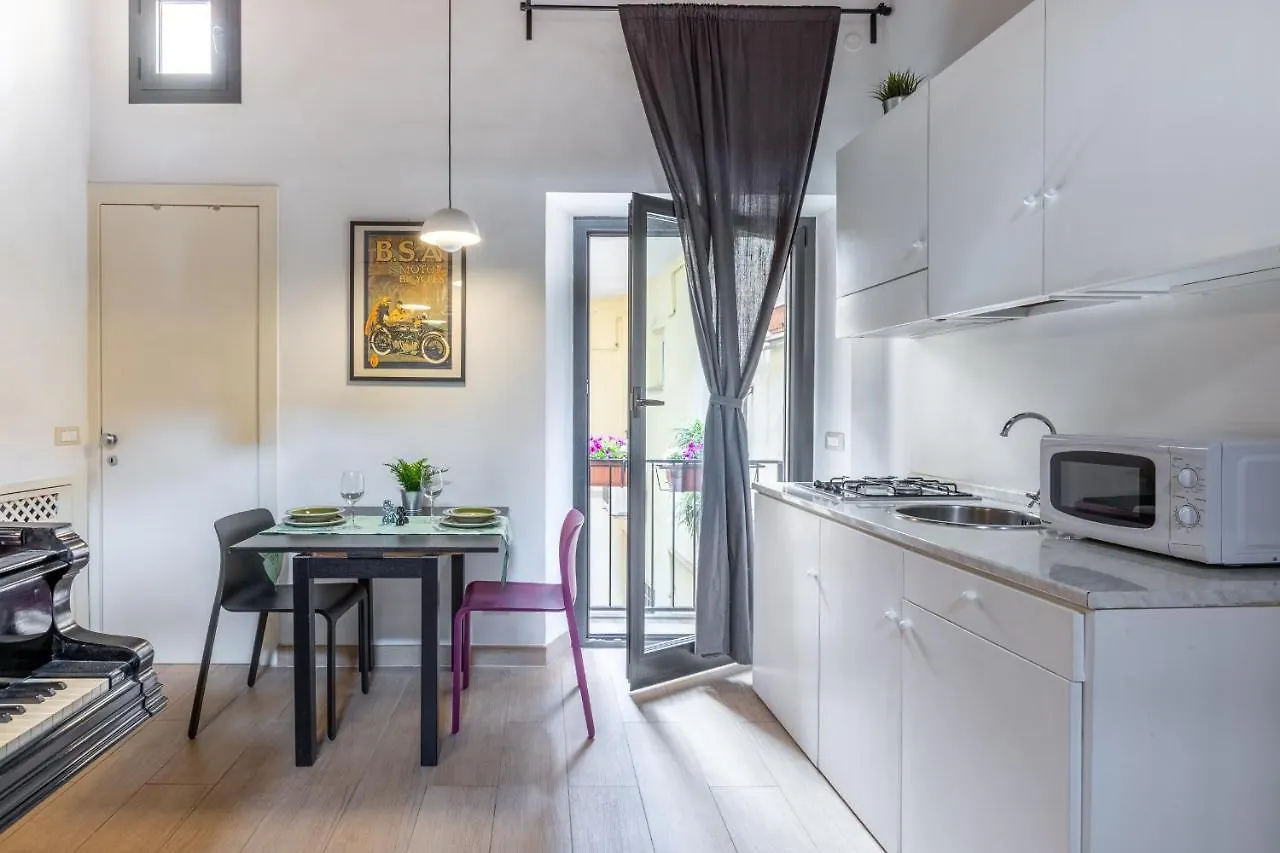 Musician Apartment Colosseo With Piano Rome