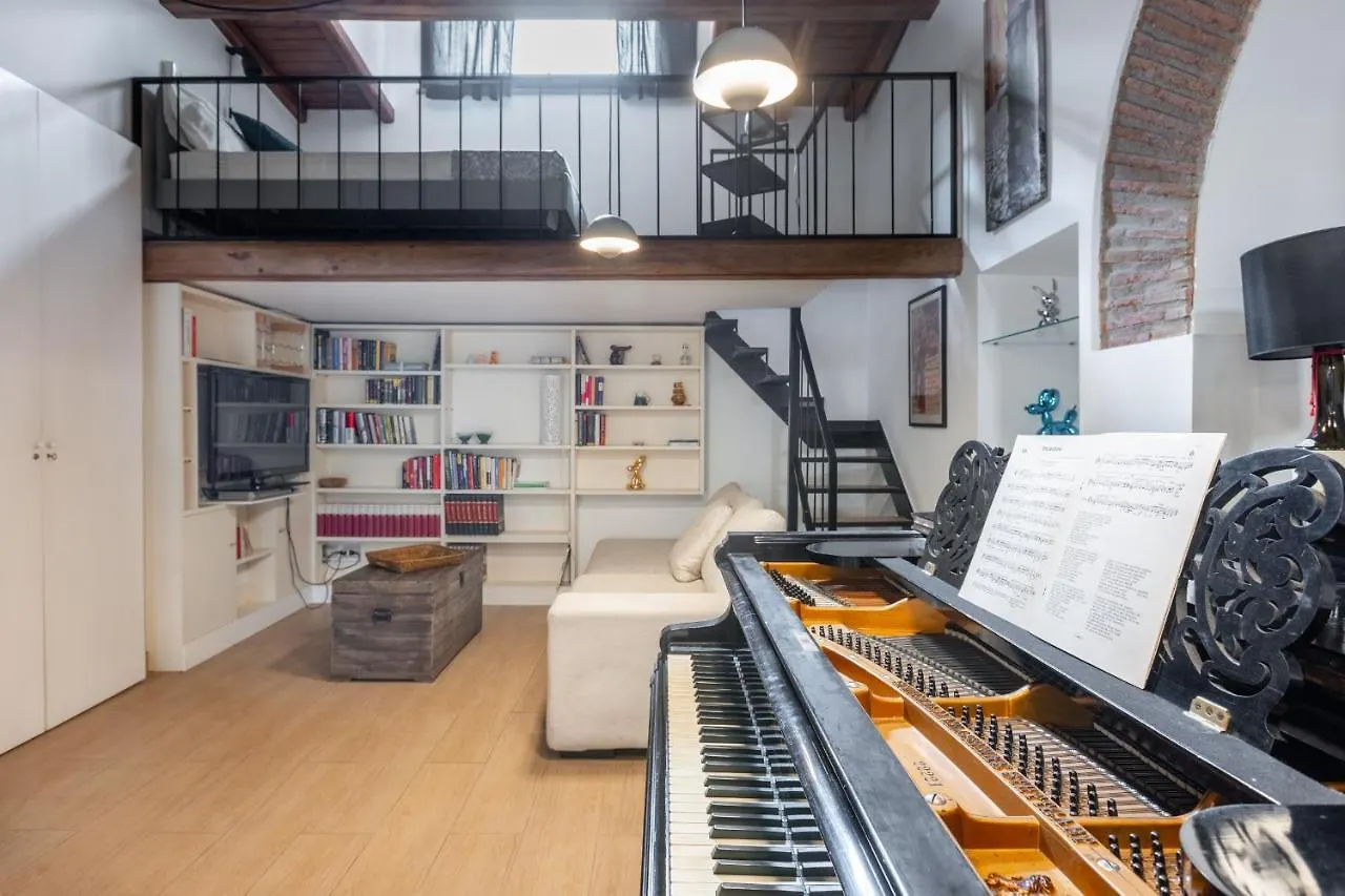 Musician Apartment Colosseo With Piano Rome Italy