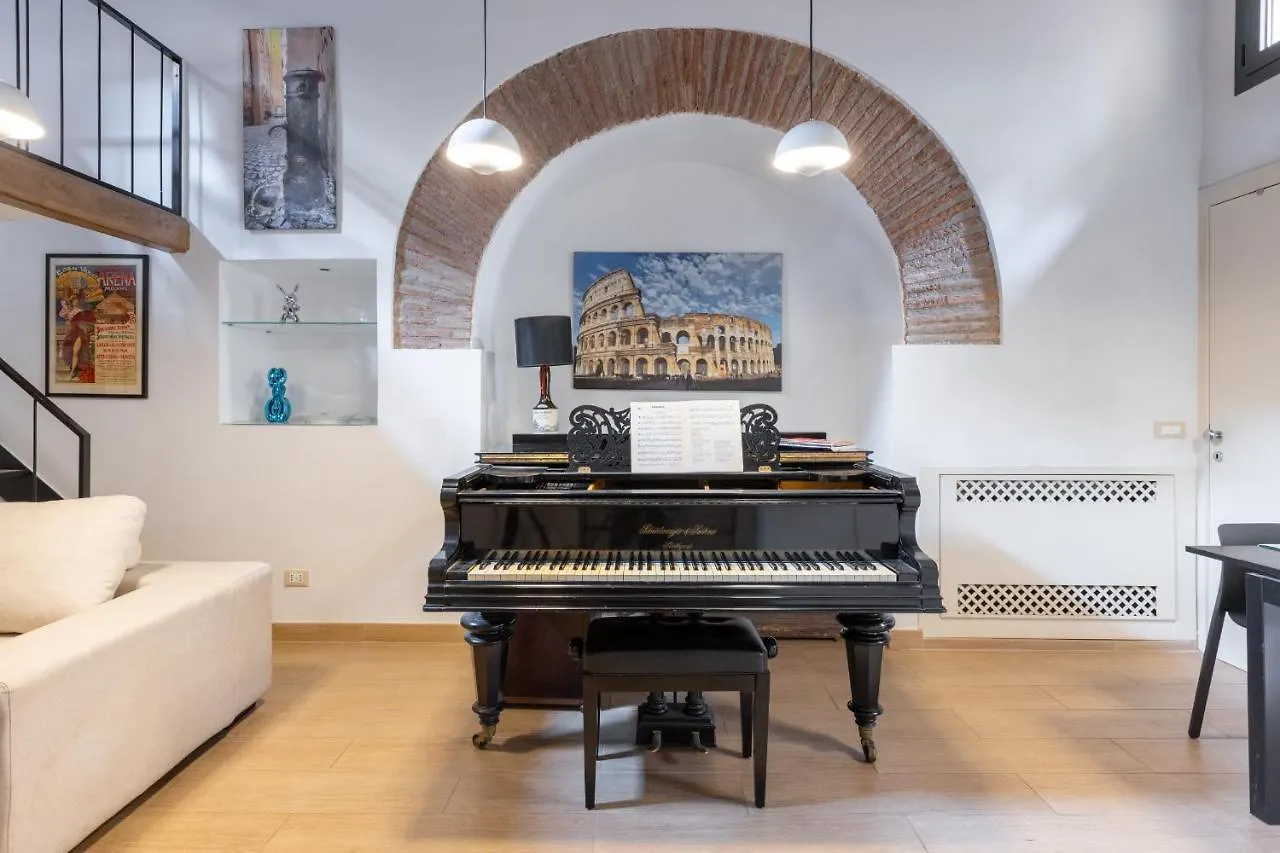 Musician Apartment Colosseo With Piano Rome Italy